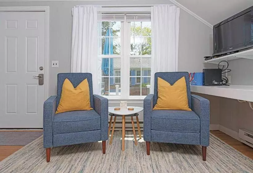 Hotelli Captain Gosnold Village