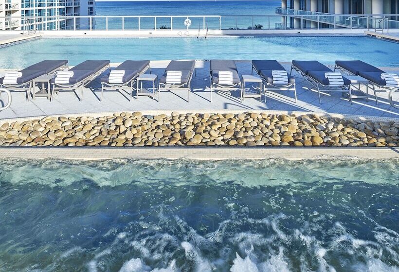 هتل Carillon Miami Wellness Resort