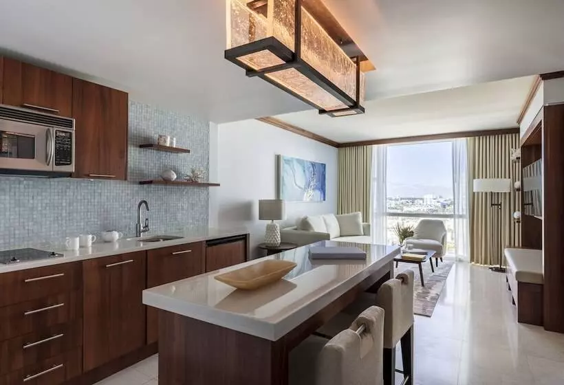 ホテル Carillon Miami Wellness Resort