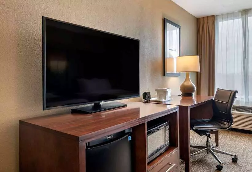 ホテル Comfort Suites Baymeadows Near Butler Blvd