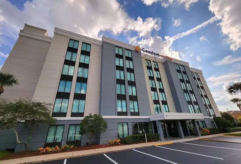 ホテル Comfort Suites Baymeadows Near Butler Blvd