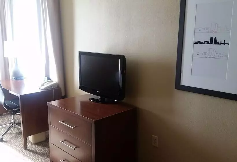 ホテル Comfort Suites Baymeadows Near Butler Blvd