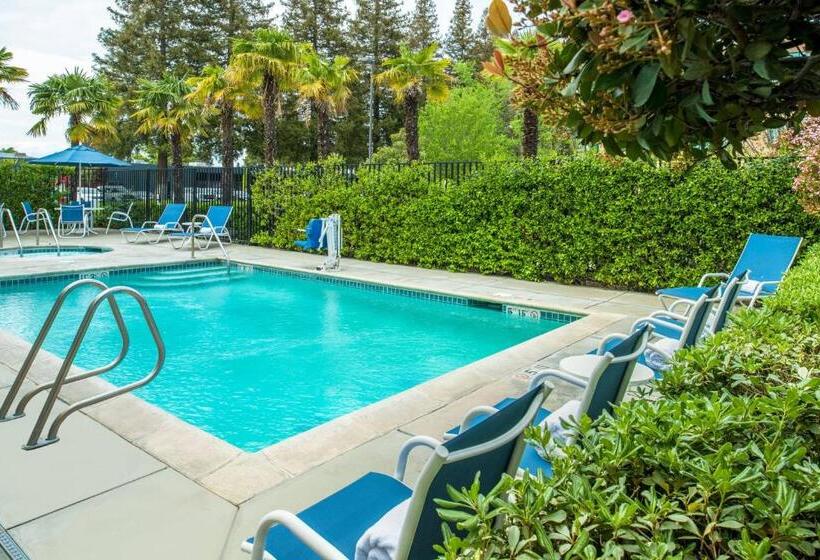 هتل Fairfield Inn Sacramento Cal Expo