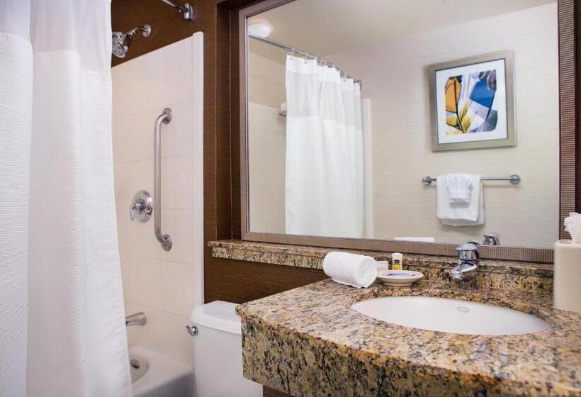 هتل Fairfield Inn Sacramento Cal Expo