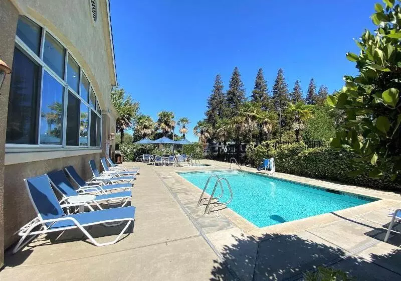 فندق Fairfield Inn Sacramento Cal Expo