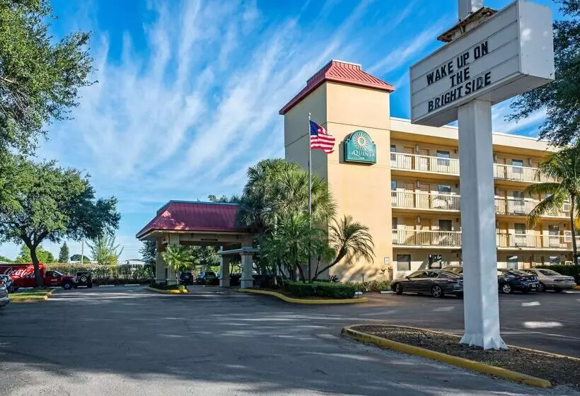 בית מלון כפרי La Quinta Inn By Wyndham West Palm Beach  Florida Turnpike