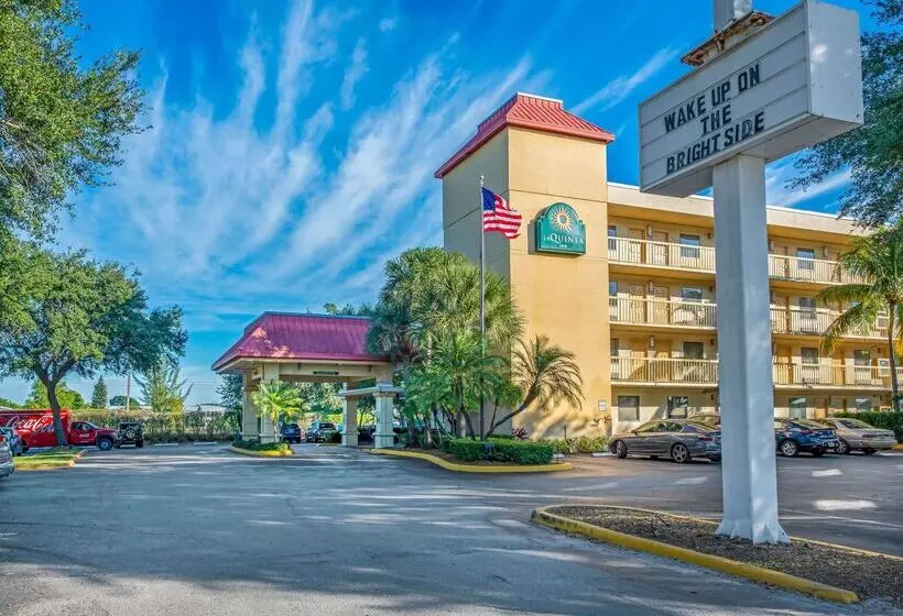בית מלון כפרי La Quinta Inn By Wyndham West Palm Beach  Florida Turnpike