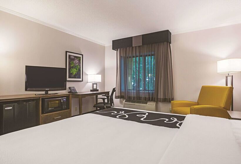 هتل La Quinta By Wyndham Atlanta Midtown Buckhead