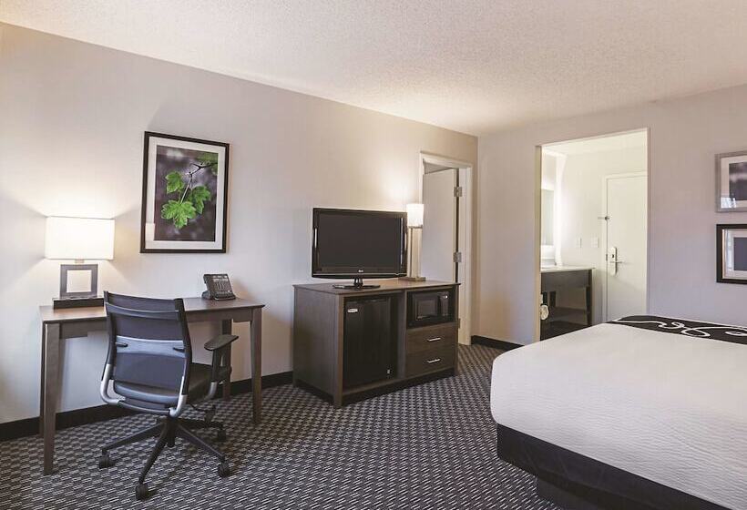 هتل La Quinta By Wyndham Atlanta Midtown Buckhead