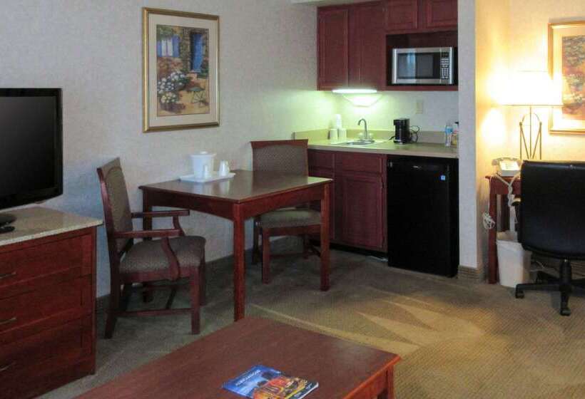 هتل Quality Inn & Suites Downtown University Area