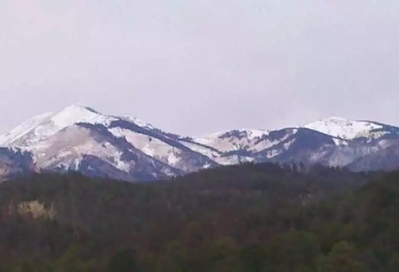 Szálloda Swiss Chalet Inn