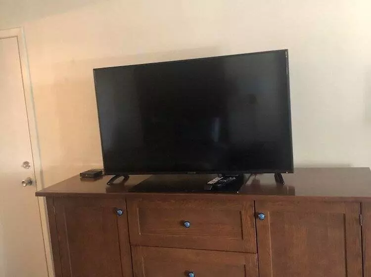 Szálloda Swiss Chalet Inn