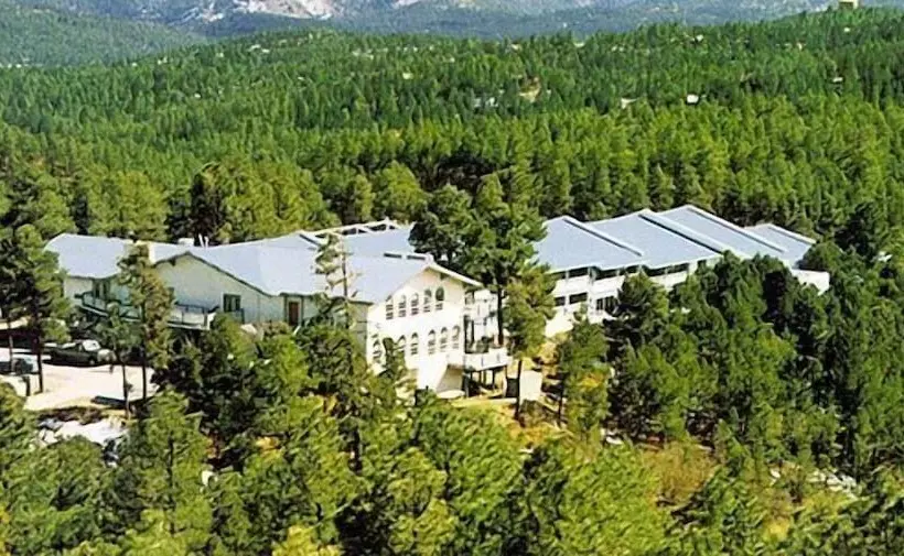 Szálloda Swiss Chalet Inn