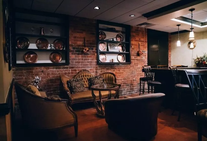 בית מלון כפרי The Historic Brookstown Inn, Trademark Collection By Wyndham