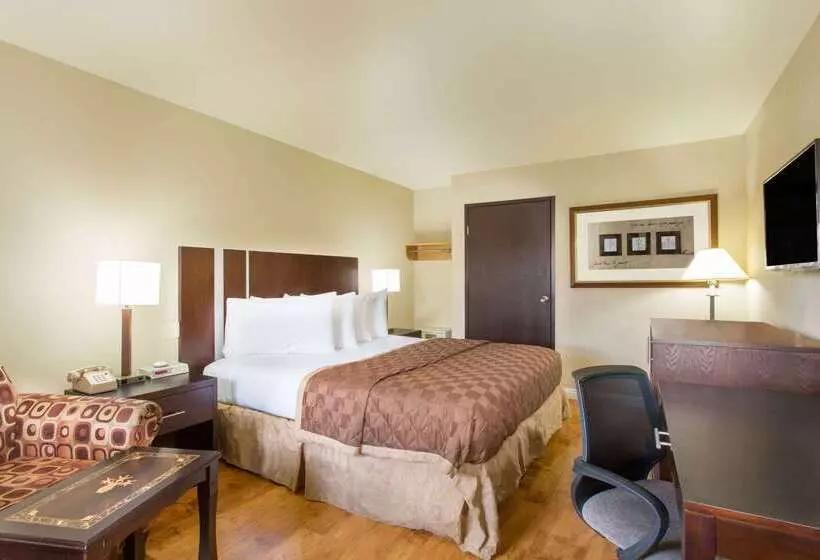 Hotel Days Inn By Wyndham Las Vegas Airport Near The Strip