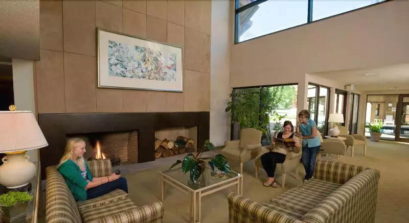 Отель Wallace Inn