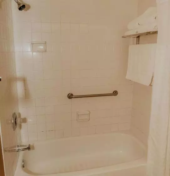 Отель Wallace Inn