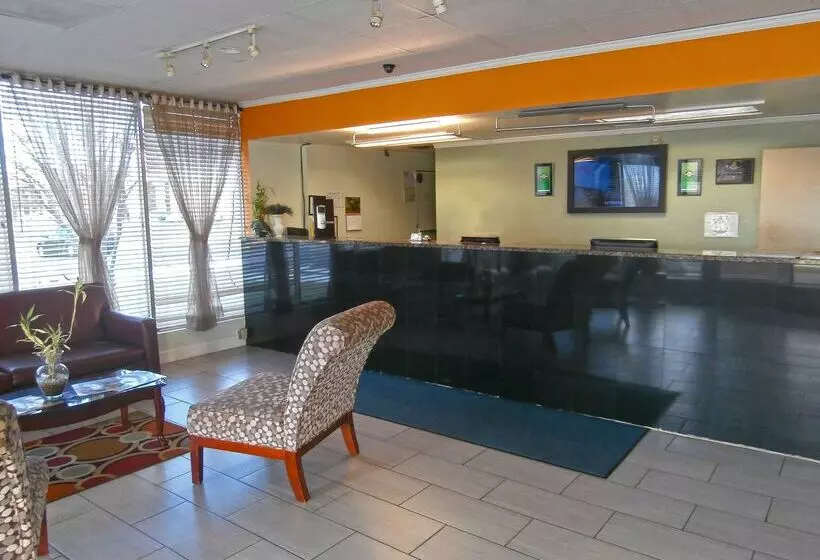 Отель Americas Best Value Inn Newnan