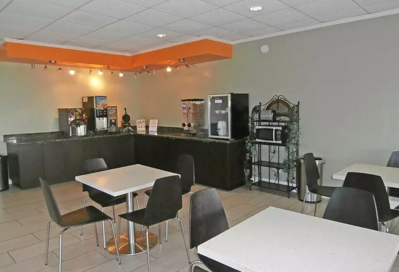 Отель Americas Best Value Inn Newnan