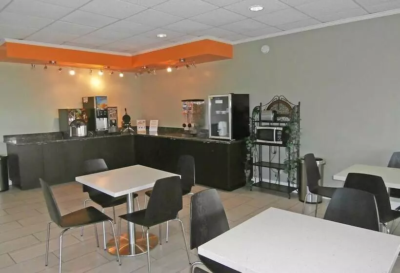 Отель Americas Best Value Inn Newnan