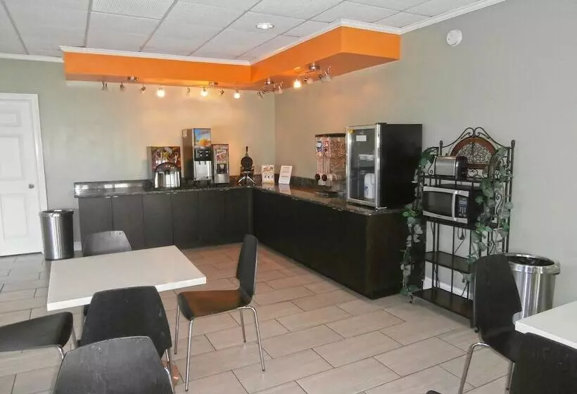 Отель Americas Best Value Inn Newnan