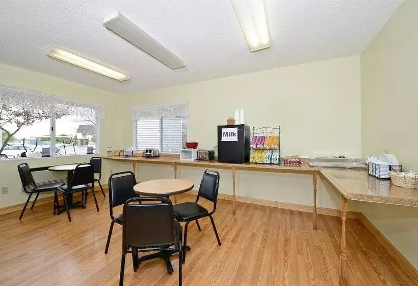 فندق Americas Best Value Inn Saint Ignace