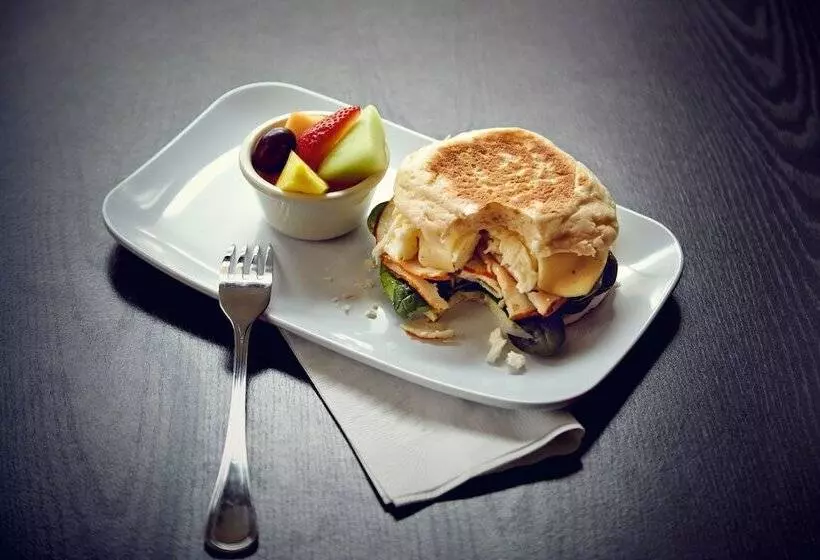 فندق Courtyard Cincinnati Blue Ash