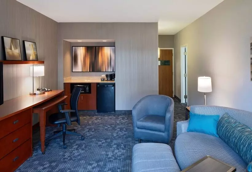 فندق Courtyard Cincinnati Blue Ash