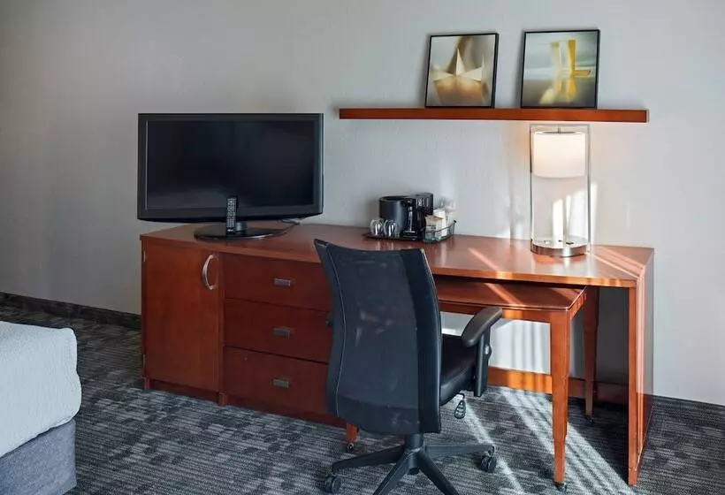 فندق Courtyard Cincinnati Blue Ash