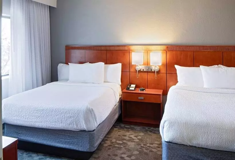 فندق Courtyard Cincinnati Blue Ash