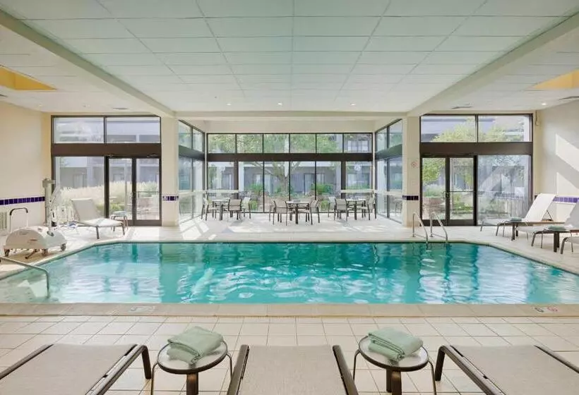 فندق Courtyard Cincinnati Blue Ash