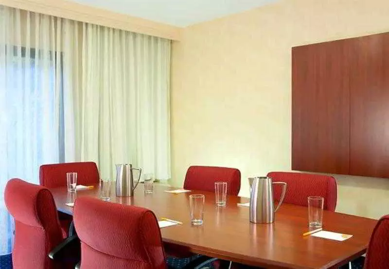 فندق Courtyard By Marriott Norwalk