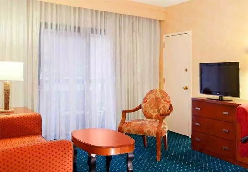 فندق Courtyard By Marriott Norwalk