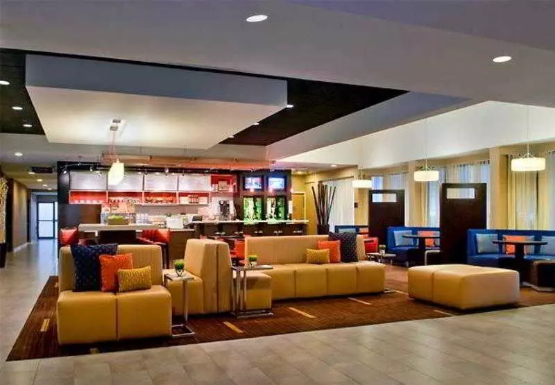 فندق Courtyard By Marriott Norwalk