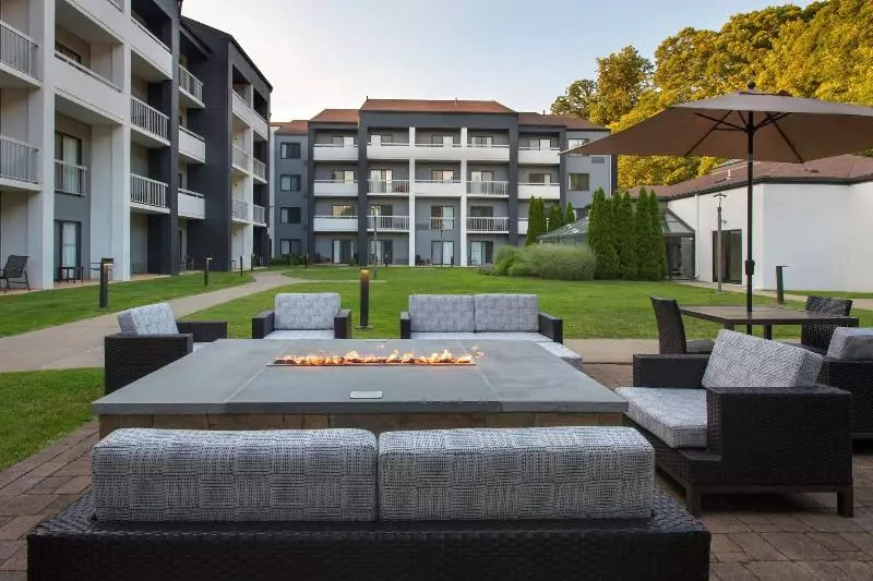 فندق Courtyard By Marriott Norwalk