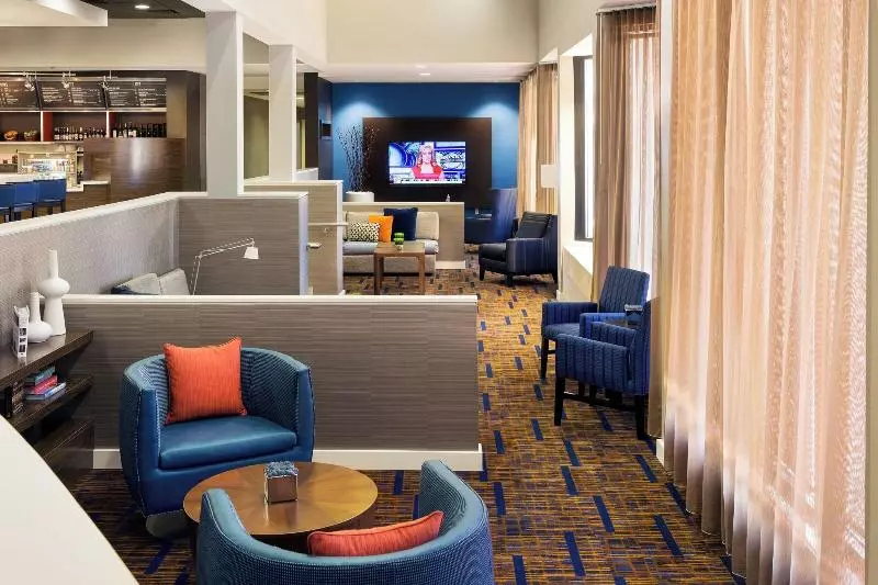Otel Courtyard By Marriott Phoenix North