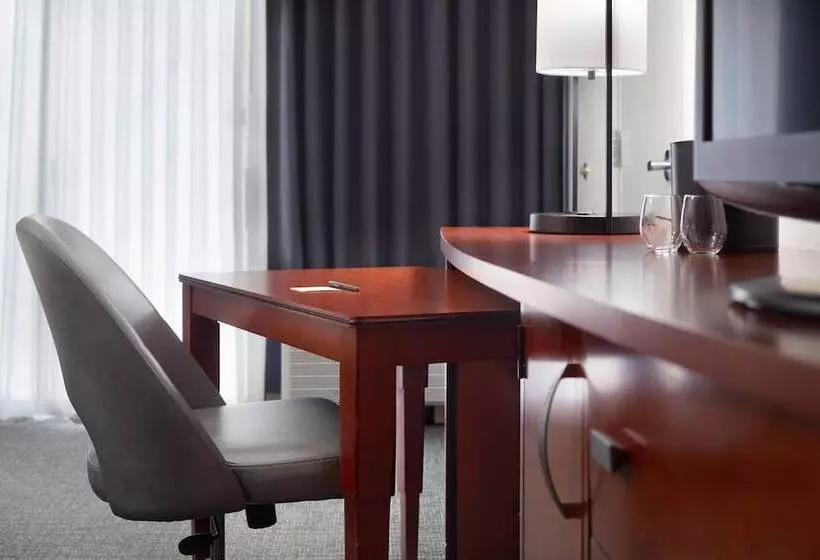 Hotel Courtyard By Marriott Raleigh Midtown