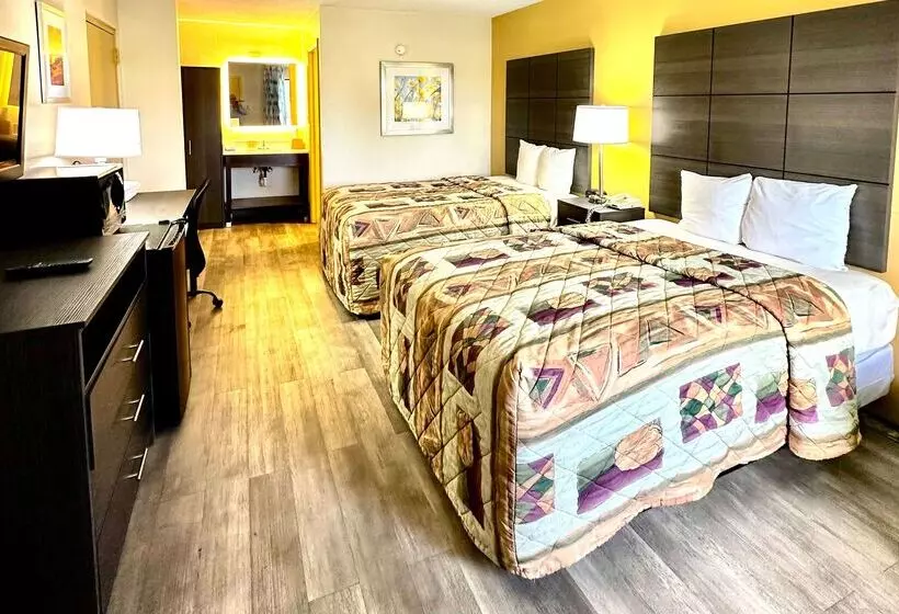 هتل Days Inn By Wyndham Charlotte Northlake