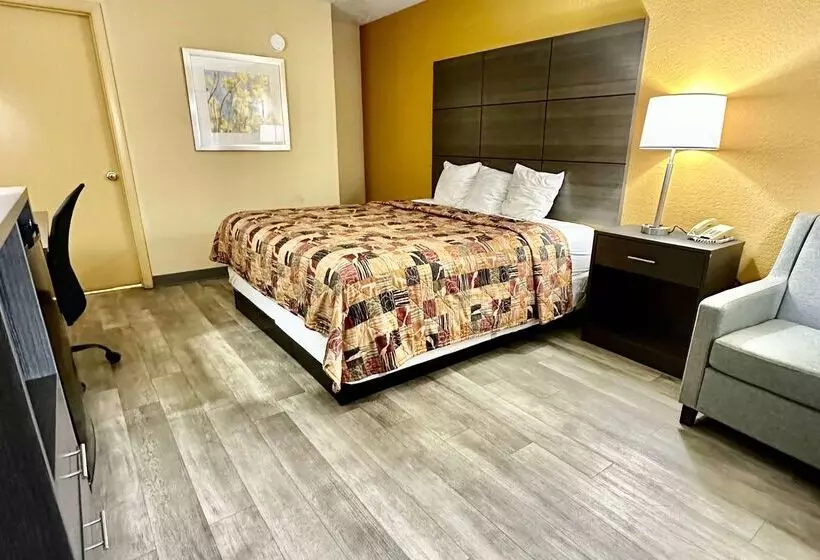 هتل Days Inn By Wyndham Charlotte Northlake