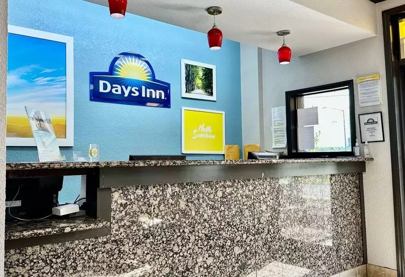 هتل Days Inn By Wyndham Charlotte Northlake