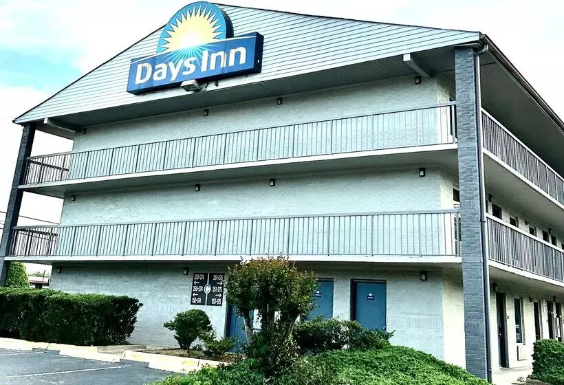 هتل Days Inn By Wyndham Charlotte Northlake