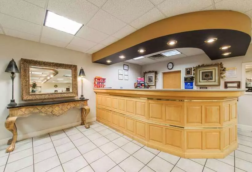 호텔 Days Inn By Wyndham Elizabethtown