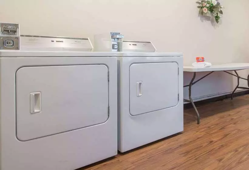 호텔 Days Inn By Wyndham Elizabethtown