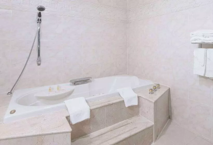 Hotel Days Inn By Wyndham Hicksville Long Island