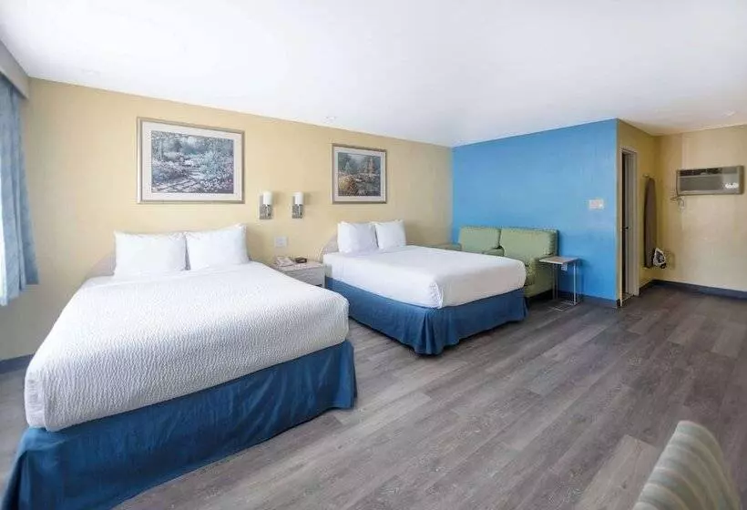Hotel Days Inn By Wyndham Hicksville Long Island