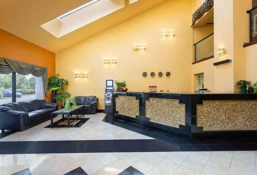 Отель Days Inn By Wyndham Hillsborough