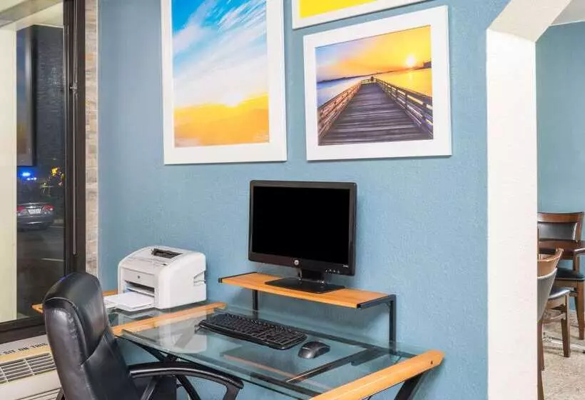 Otel Days Inn By Wyndham Raleigh Midtown