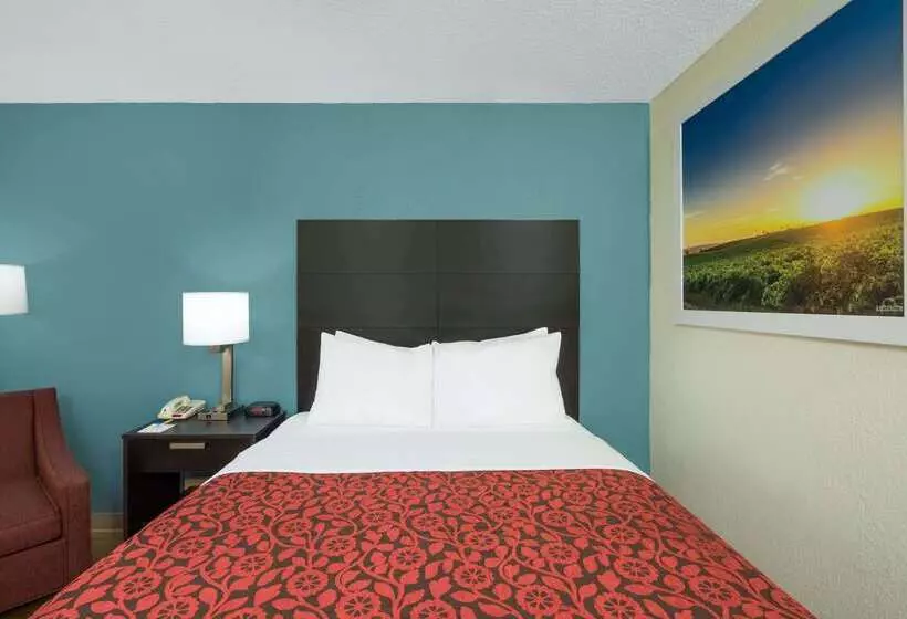 Otel Days Inn By Wyndham Raleigh Midtown