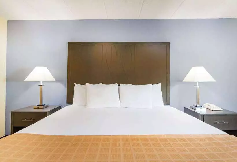 Отель Days Inn By Wyndham Wilkes Barre