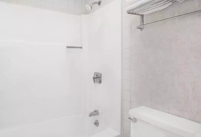 Отель Days Inn By Wyndham Wilkes Barre